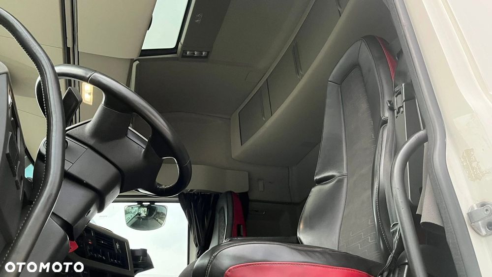 Volvo FH 500 l SPROWADZONY | KSENON l LODÓWKA l DUŻE ZBIORNIKI - 21