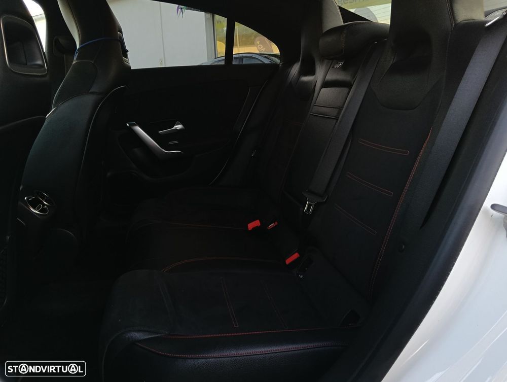 Mercedes-Benz CLA 180 d AMG Line - 28