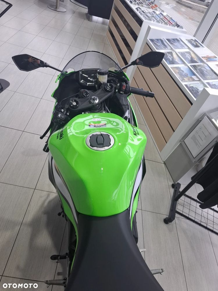 Kawasaki ZX - 3