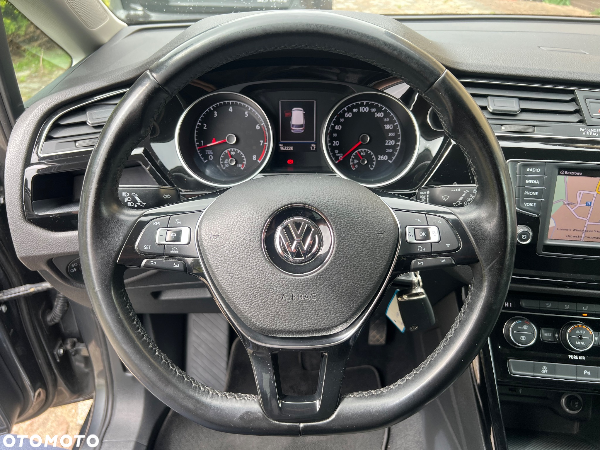 Volkswagen Touran 1.4 TSI BMT Highline - 11