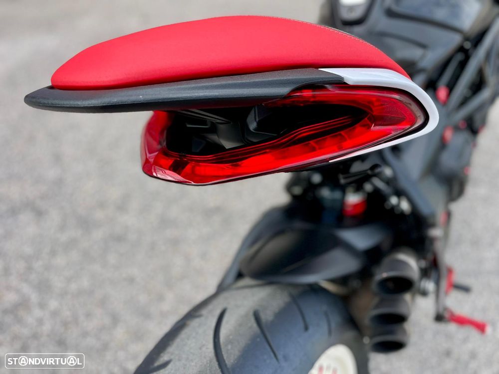 MV Agusta Dragster 800 RR - 12