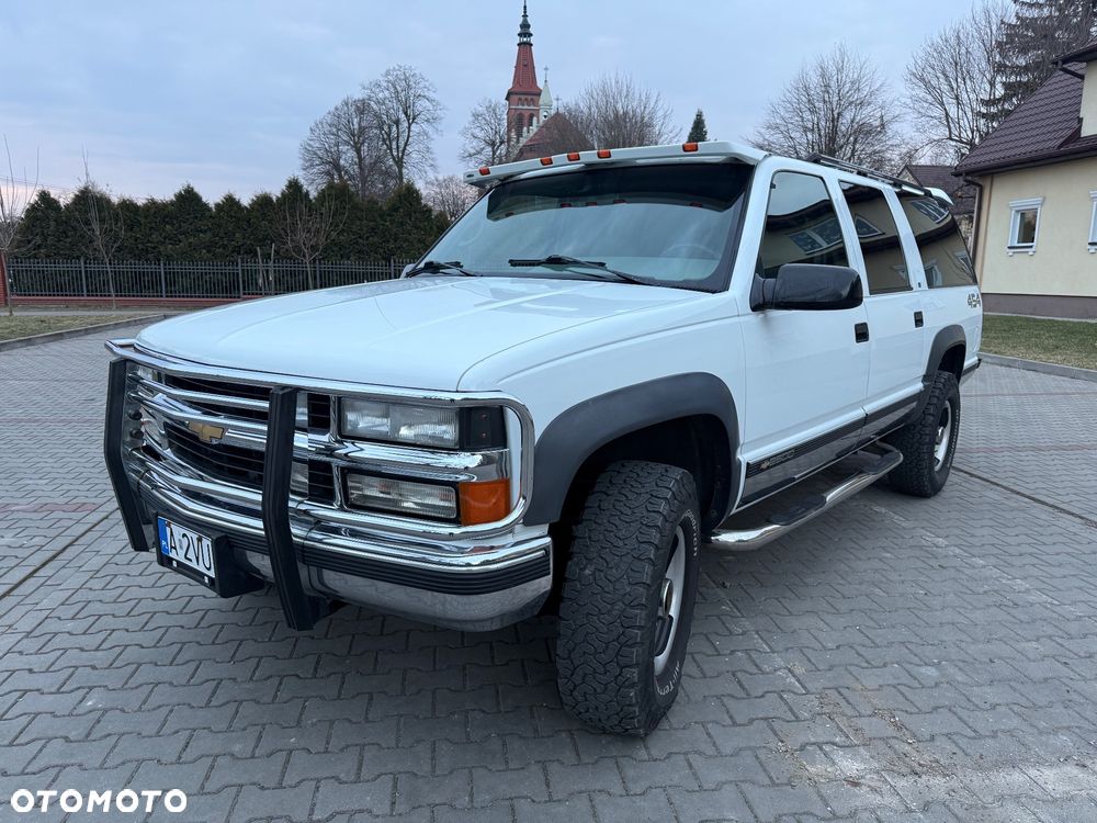Chevrolet Suburban - 9