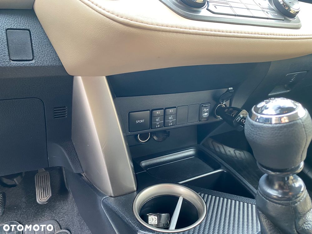 Toyota RAV4 2.0 D-4D Premium - 9