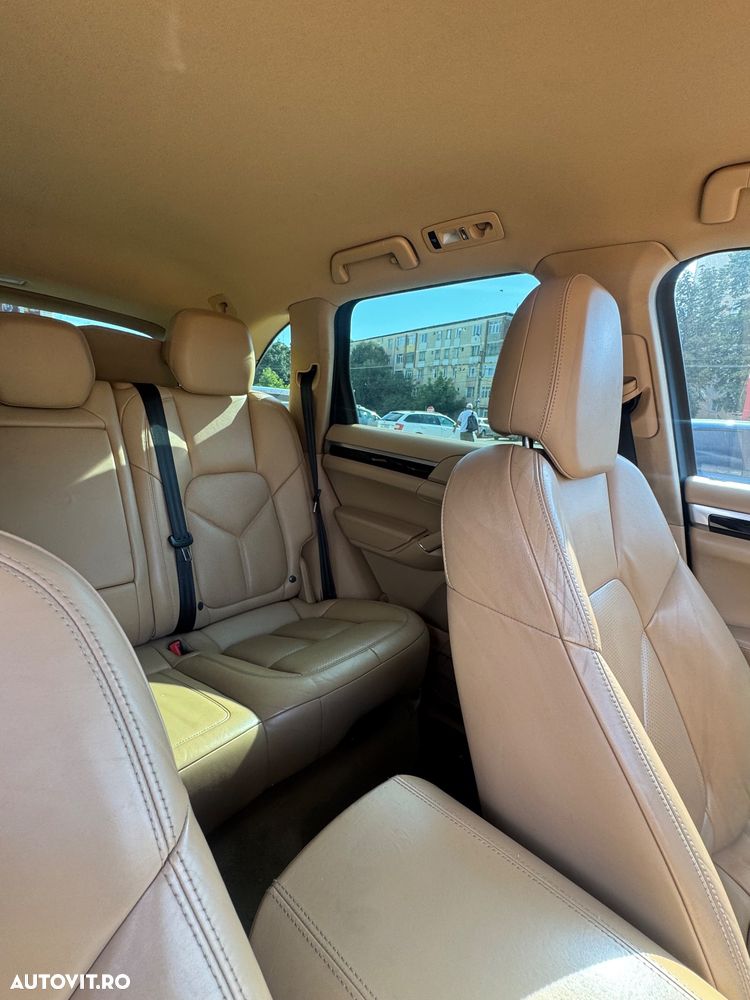 Porsche Cayenne 3.0 L V6 - 5