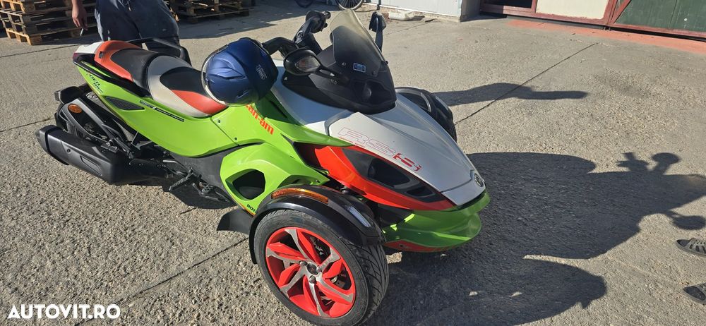Can-Am Spyder - 3