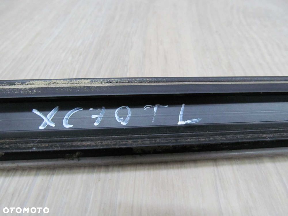 VOLVO V70 XC70 LISTWA DACHOWA DACHU TYL LEWY 39992756 426-26 99-07 - 7