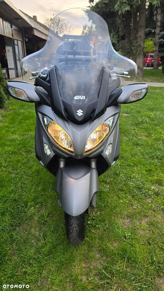Suzuki Burgman - 10