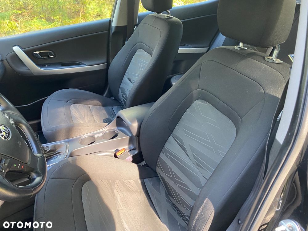Kia Ceed 1.6 CRDi 136 DCT ISG Spirit - 11