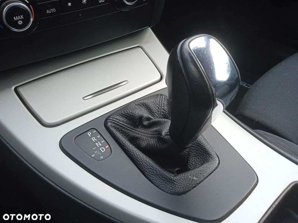 BMW Seria 3 320d DPF Edition Exclusive - 22
