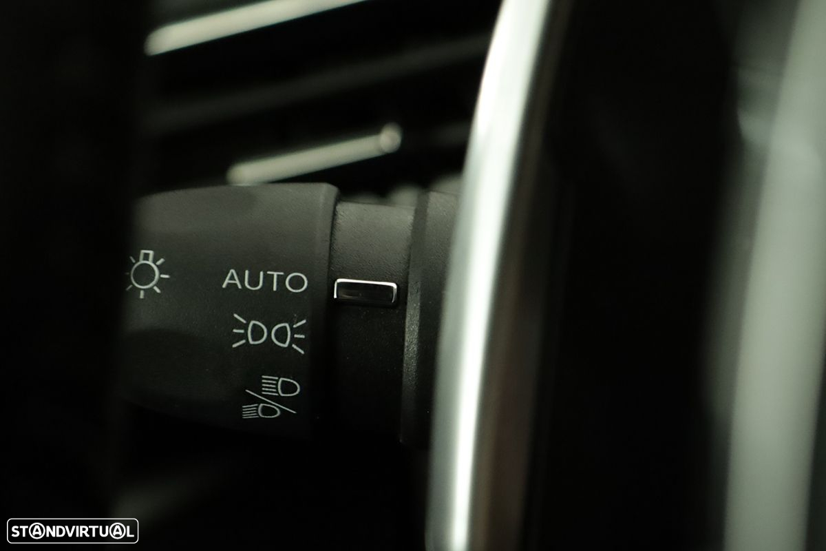 Peugeot 3008 1.2 Hybrid Allure Pack e-DCS6 - 17