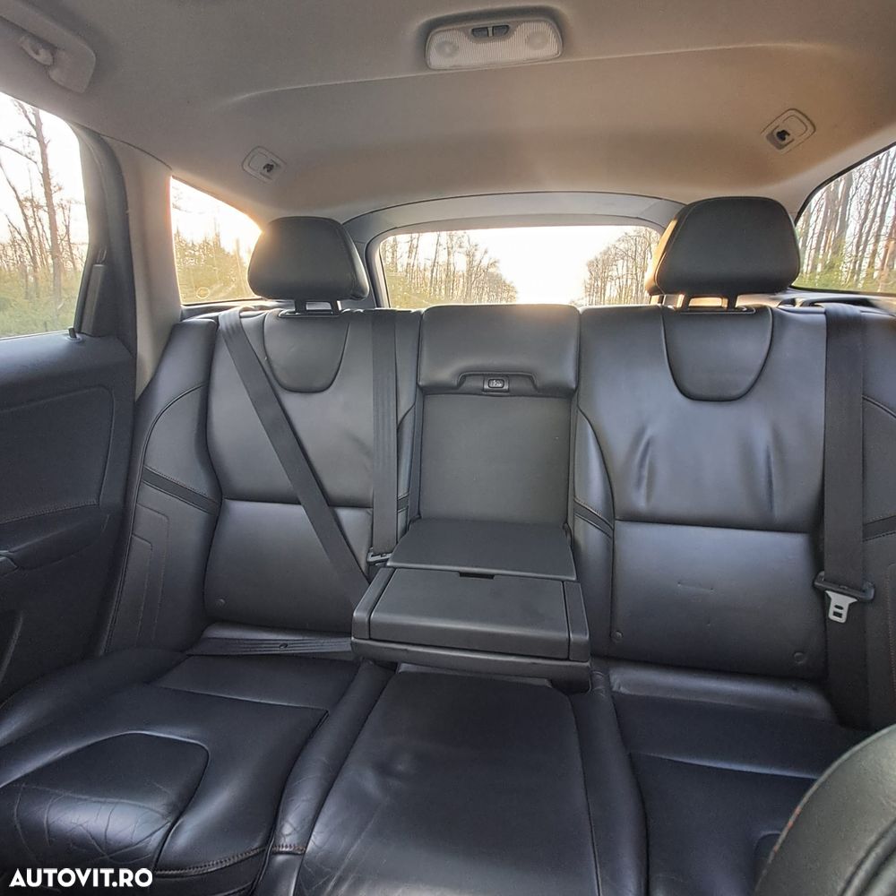 Volvo XC 60 D3 Momentum - 10