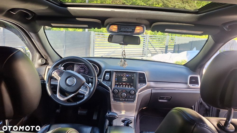 Jeep Grand Cherokee - 12