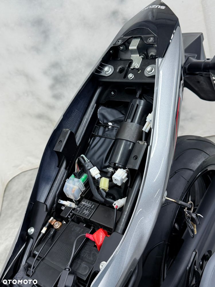 Suzuki SV - 22