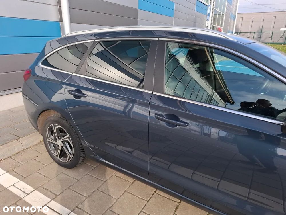 Hyundai i30 1.0 T-GDI 48V-Hybrid DCT Trend - 10