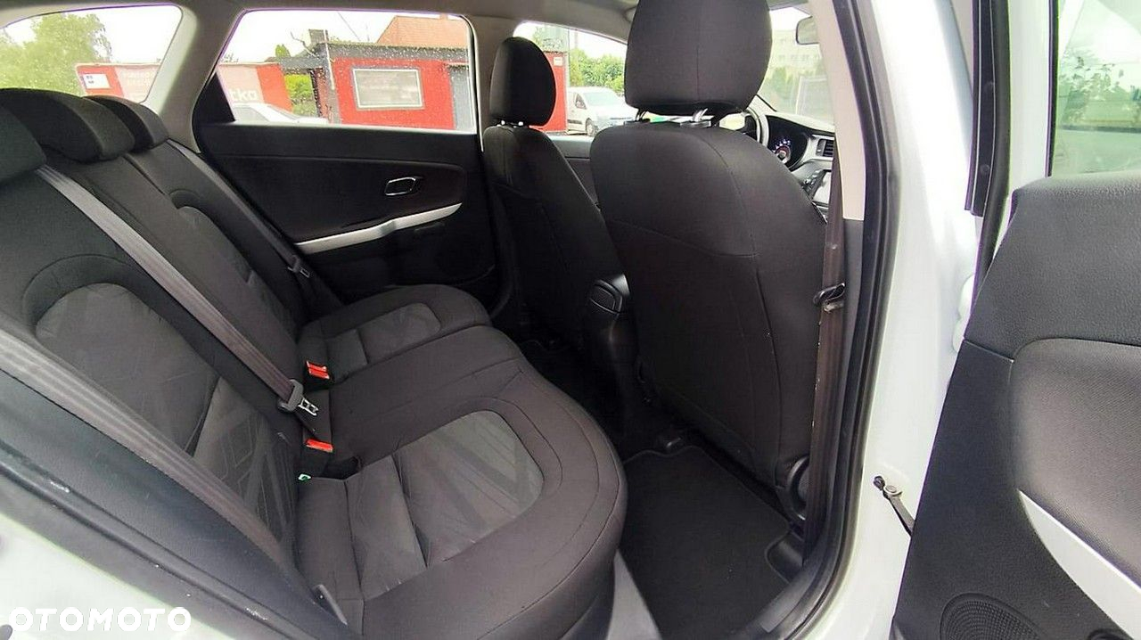Kia Ceed - 15