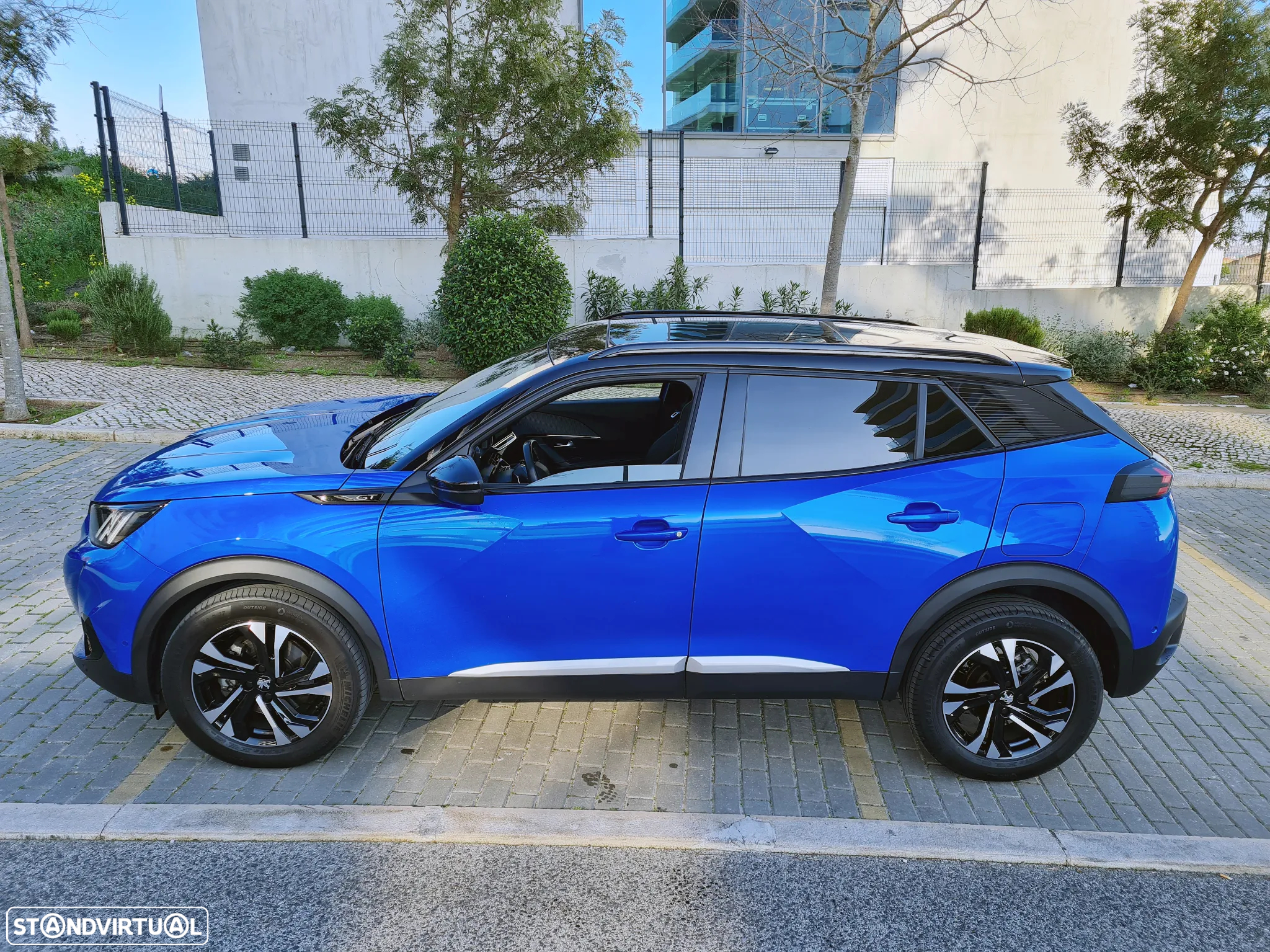 Peugeot 2008 BlueHDi 130 EAT8 GT - 3