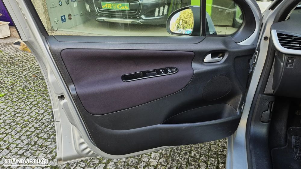 Peugeot 207 1.4 16V Trendy - 15