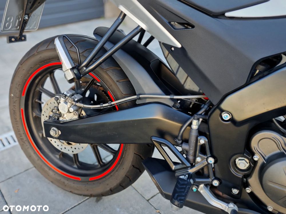 Aprilia Tuono - 22