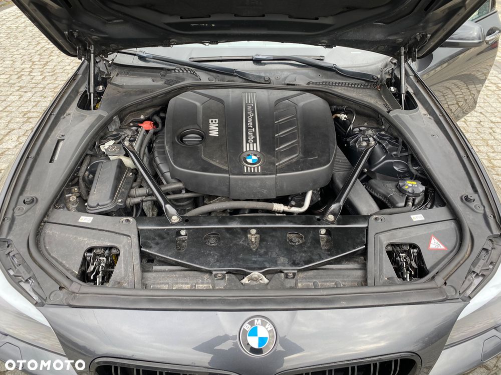 BMW Seria 5 525d xDrive - 21