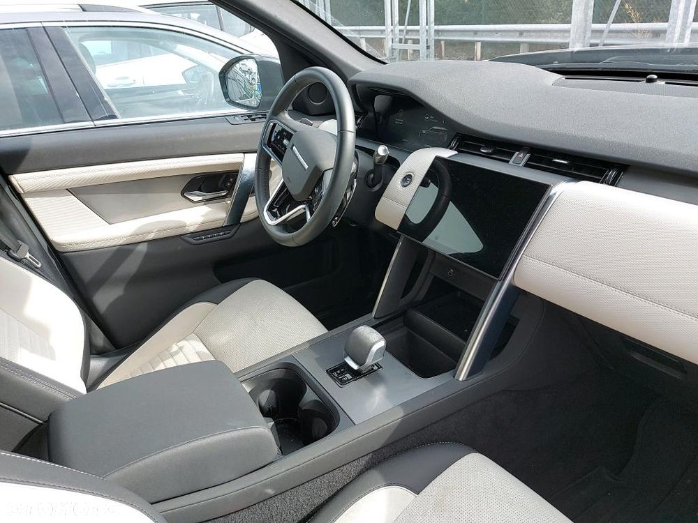 Land Rover Discovery Sport P270e Dynamic SE - 11
