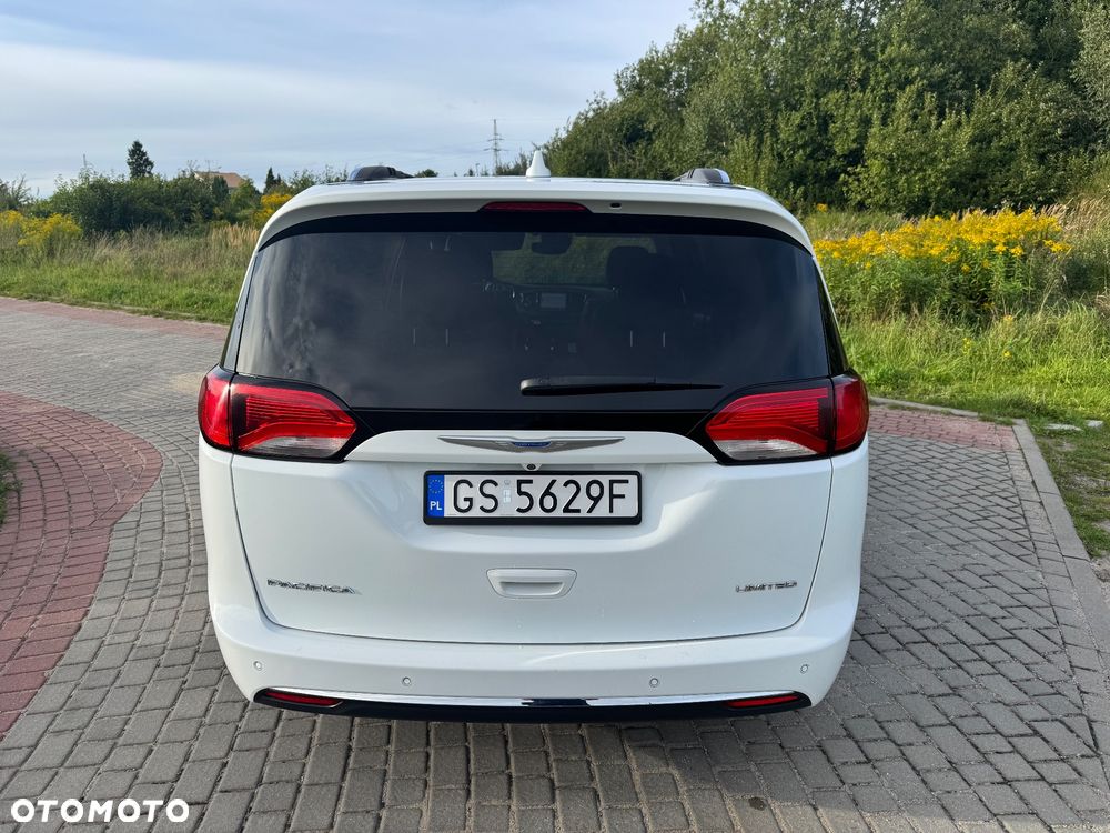 Chrysler Pacifica - 18