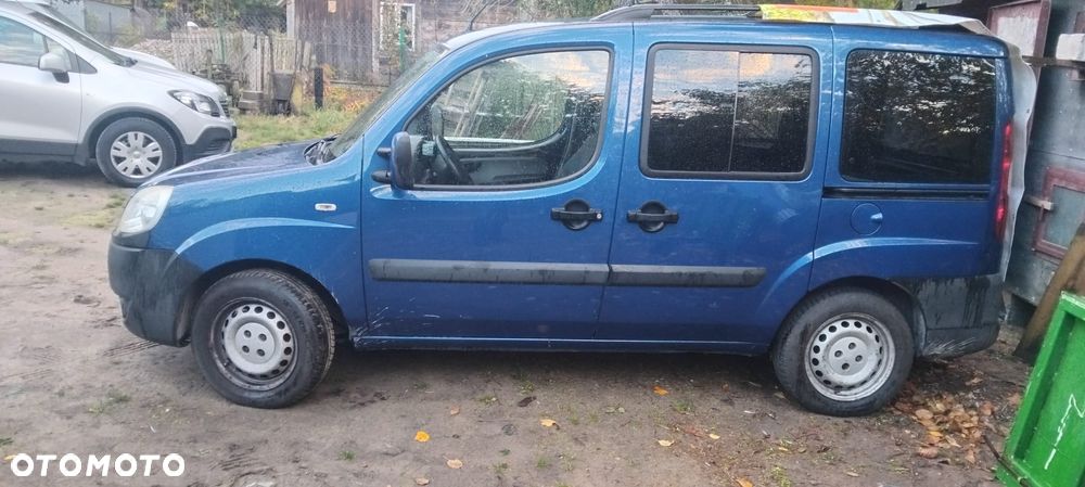 Fiat Doblo 2006 photo 2