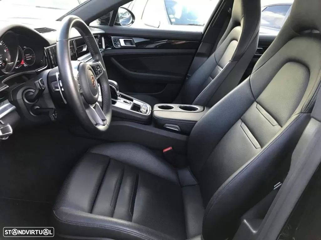 Porsche Panamera 4 S - 33