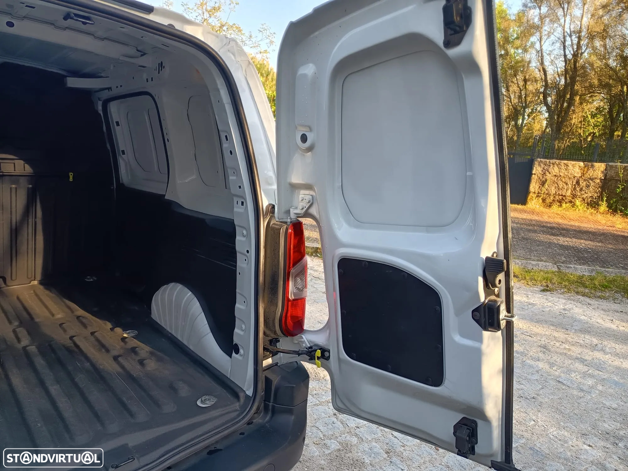 Toyota Proace City 1.5 D4D - 18