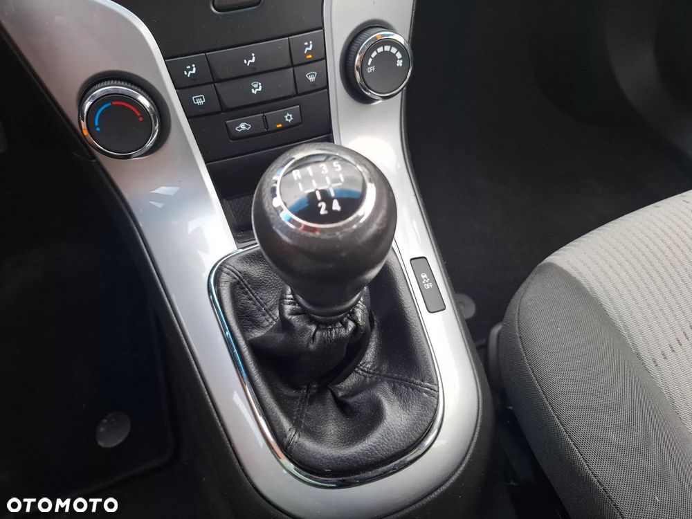 Chevrolet Cruze 1.6 LT - 25