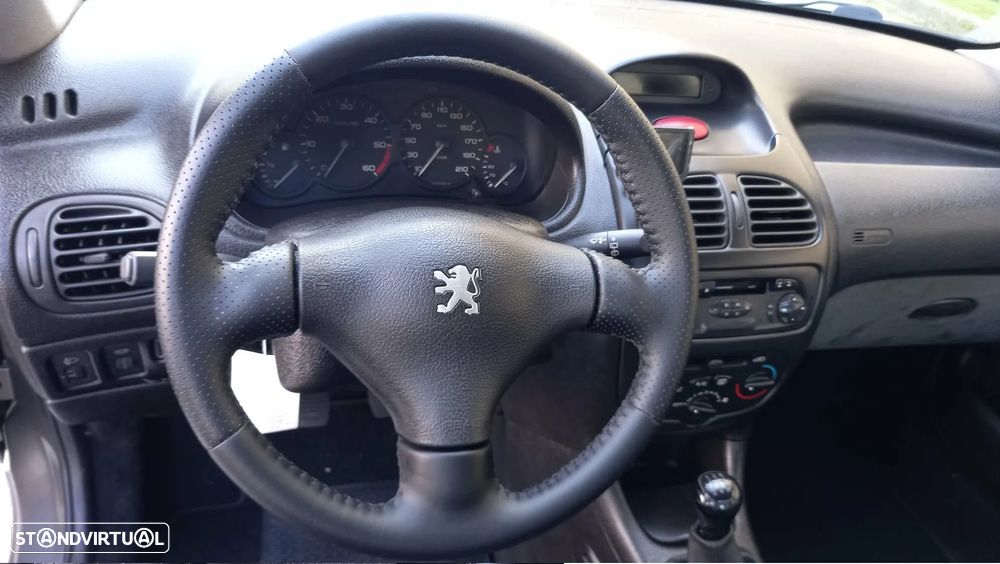 Peugeot 206 2.0 HDi XT — fotografia 4