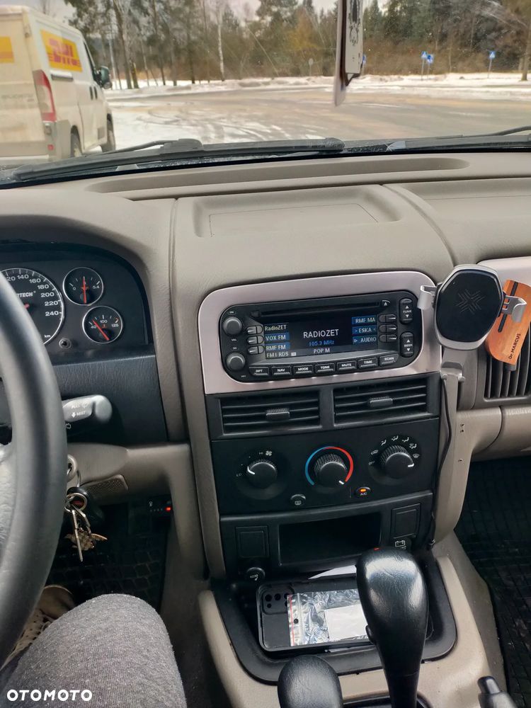 Jeep Grand Cherokee 4.0 Laredo - 24