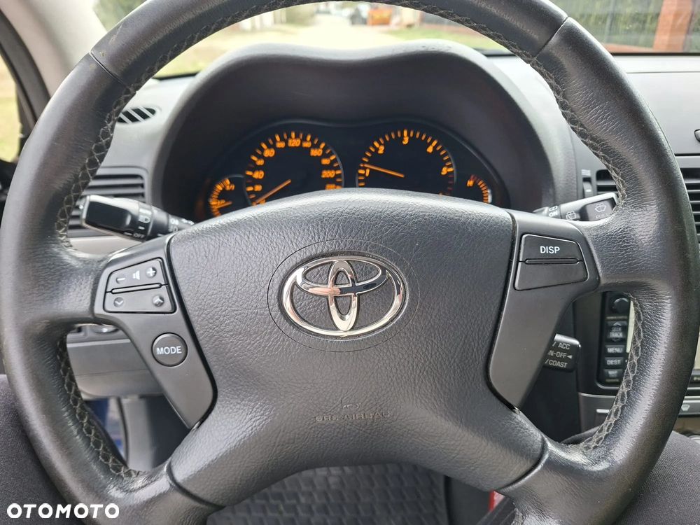Toyota Avensis 2.0 D-4D Travel - 16