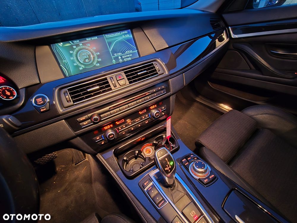 BMW Seria 5 525d xDrive Sport-Aut Modern Line - 24