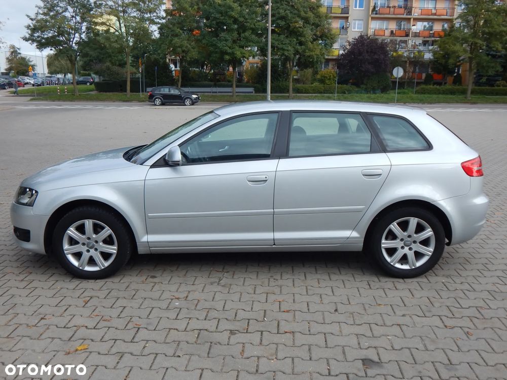 Audi A3 Sportback 1.6 Attraction - 4