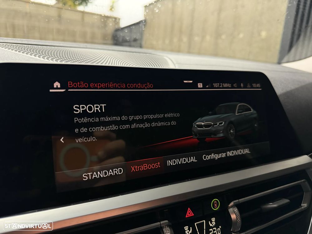 BMW 330 e Pack Desportivo M Auto - 31