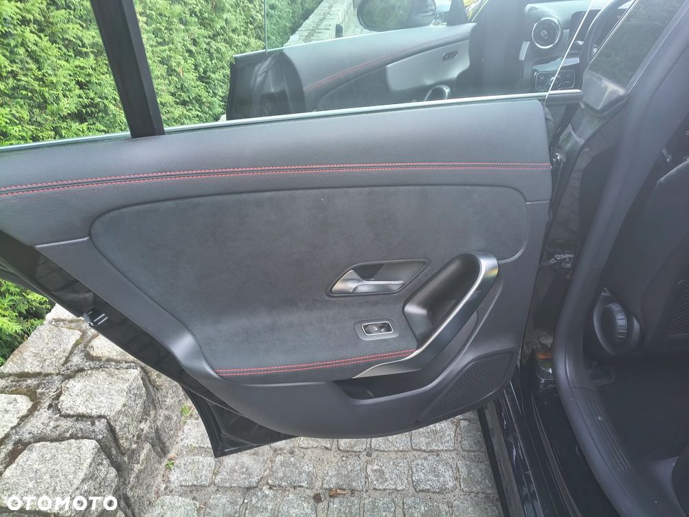 Mercedes-Benz CLA - 22
