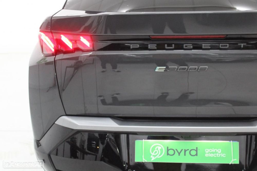 Peugeot E-3008 73 kWh GT - 8