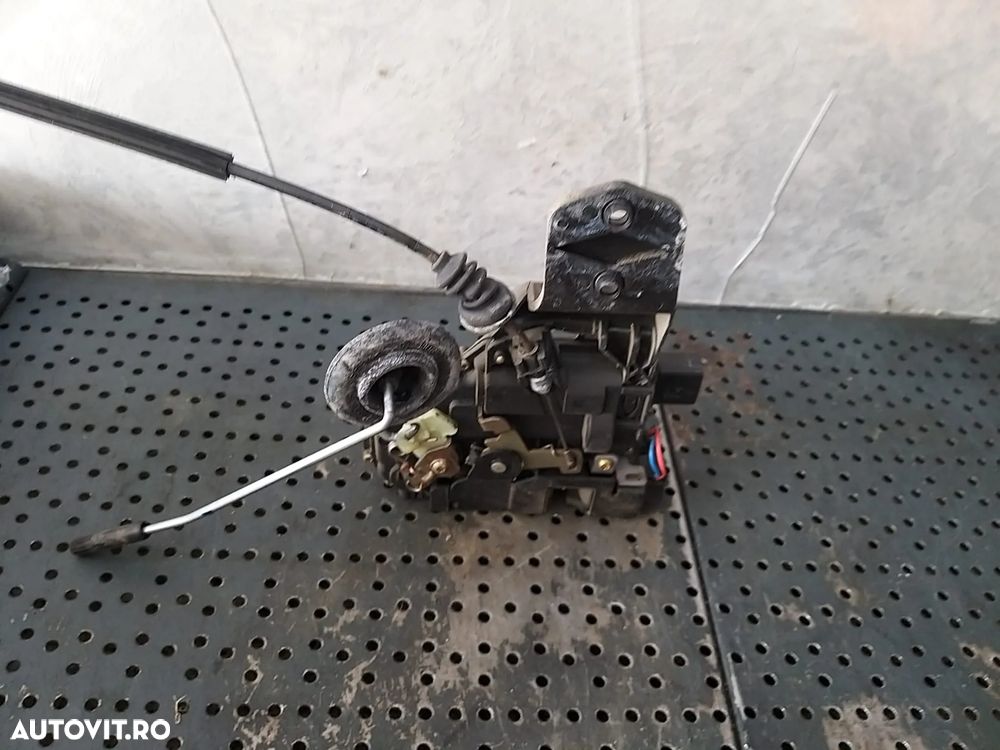 Broasca usa stanga fata vw bora 1j 13hc6x1837013h - 3