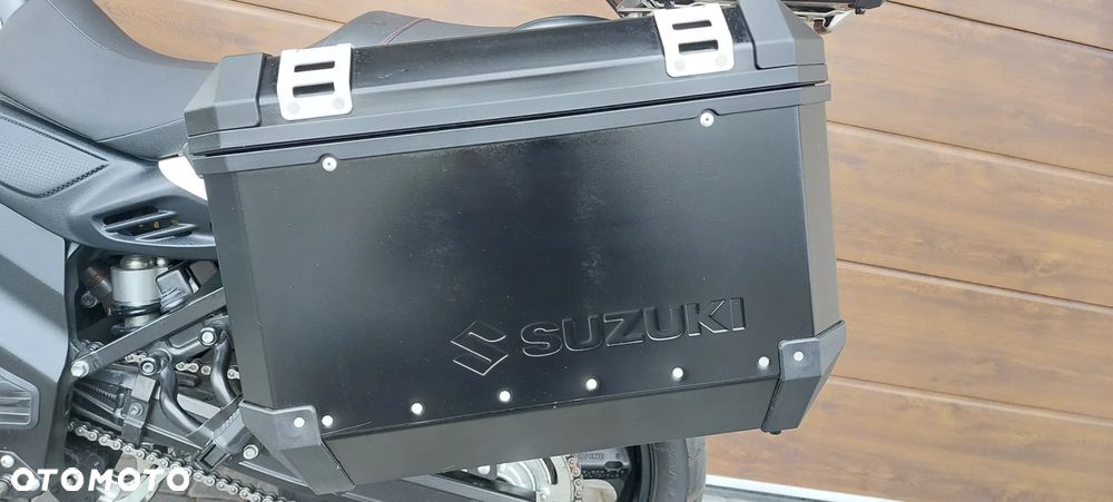 Suzuki V-STROM - 23