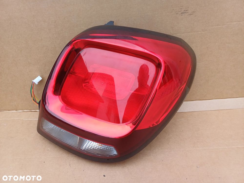 Citroen C1 II lampa prawy tył 5 drzwi 14- - 2