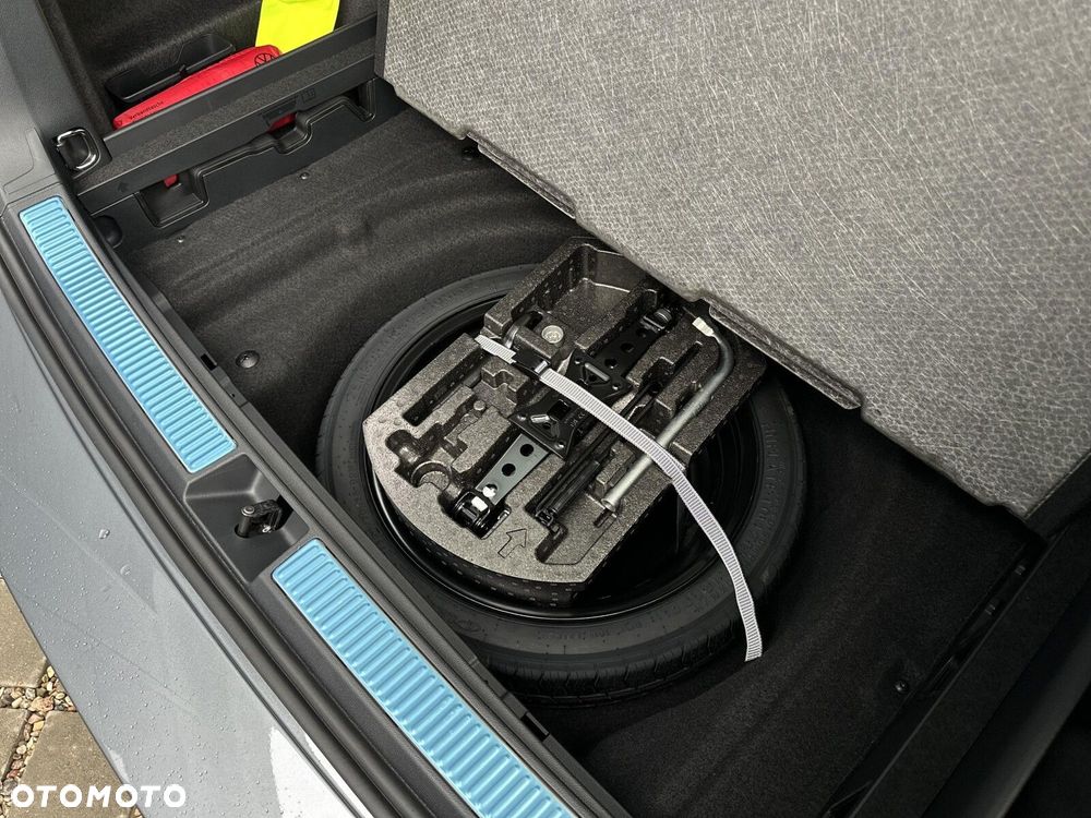 Volkswagen Passat Variant - 39