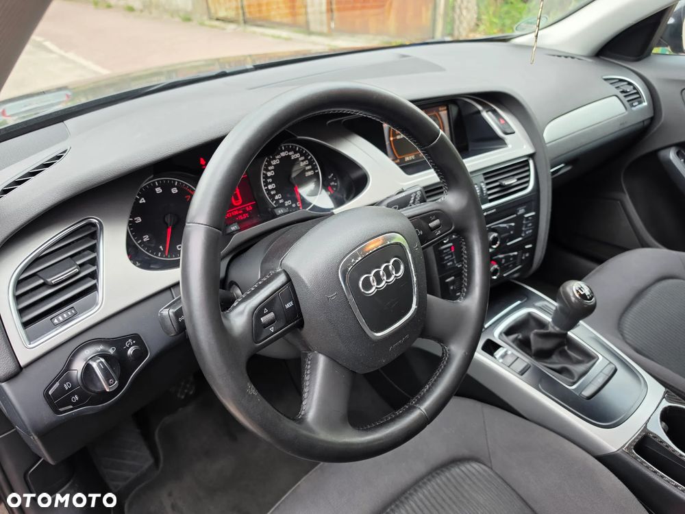 Audi A4 Avant - 28