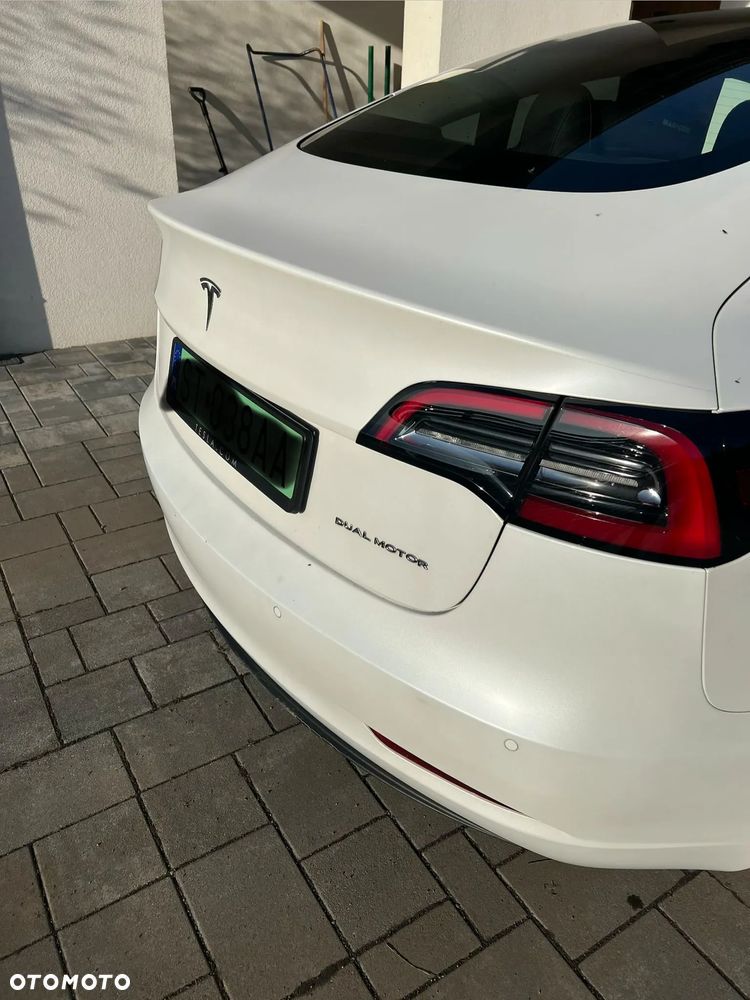 Tesla Model 3 - 4