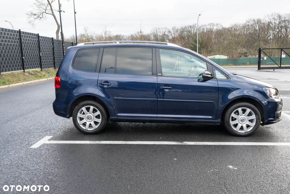 Volkswagen Touran 2.0 TDI DPF MATCH - 8
