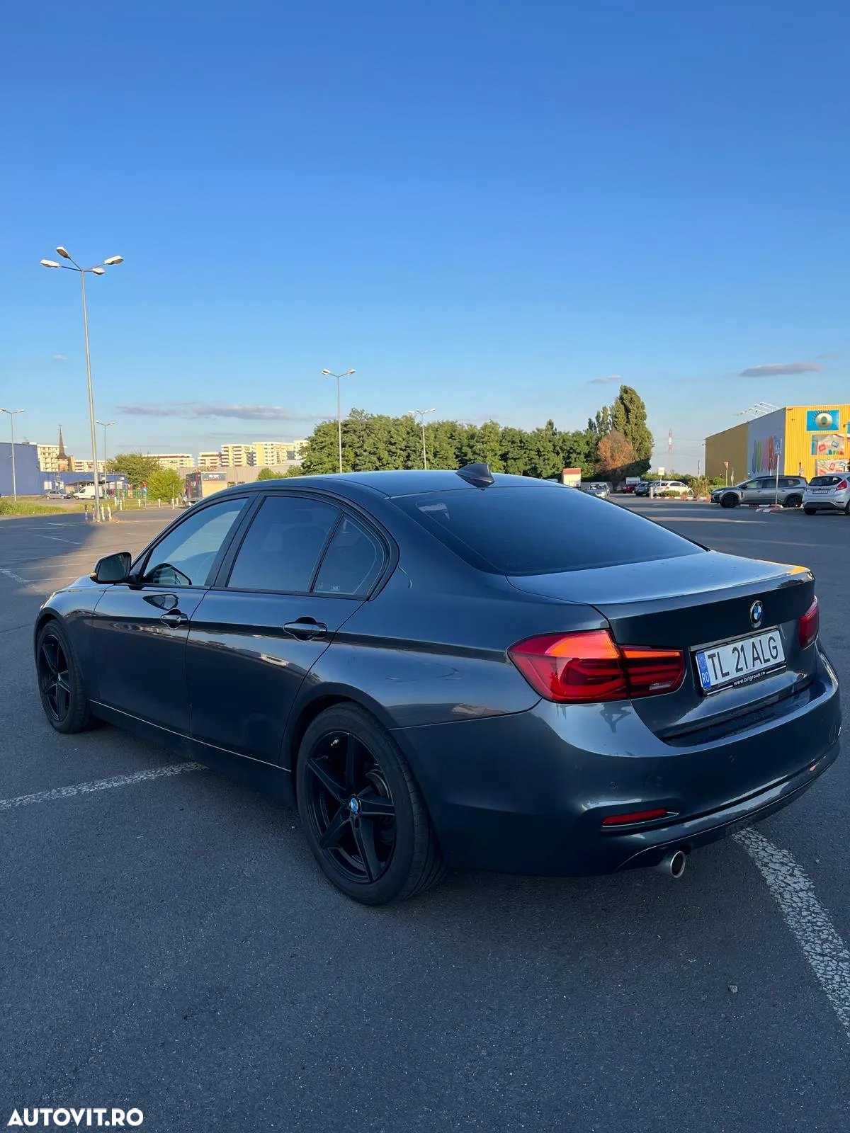 BMW Seria 3 318d Aut. - 4