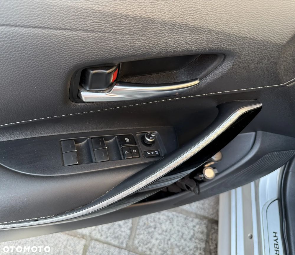 Toyota Corolla 2.0 Hybrid Executive - 15