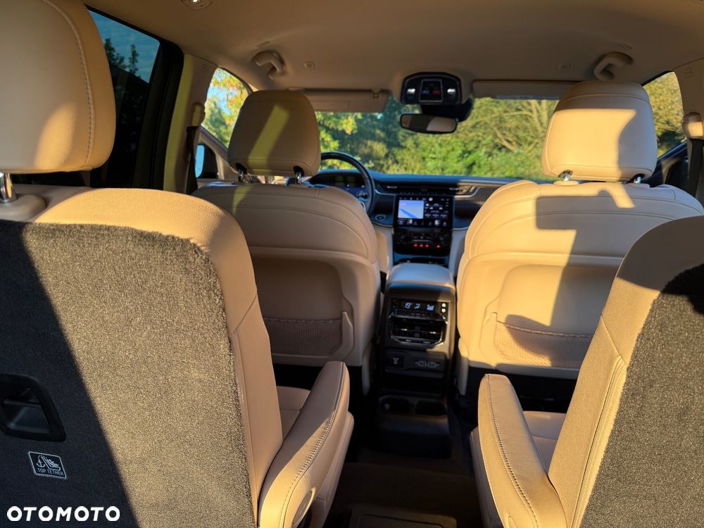 Jeep Grand Cherokee - 18