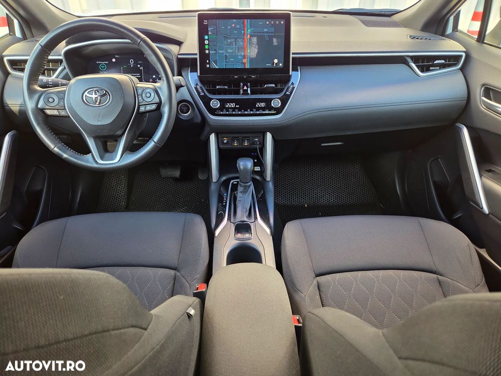 Toyota Corolla Cross - 18