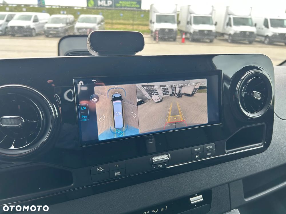 Mercedes-Benz Sprinter - 10