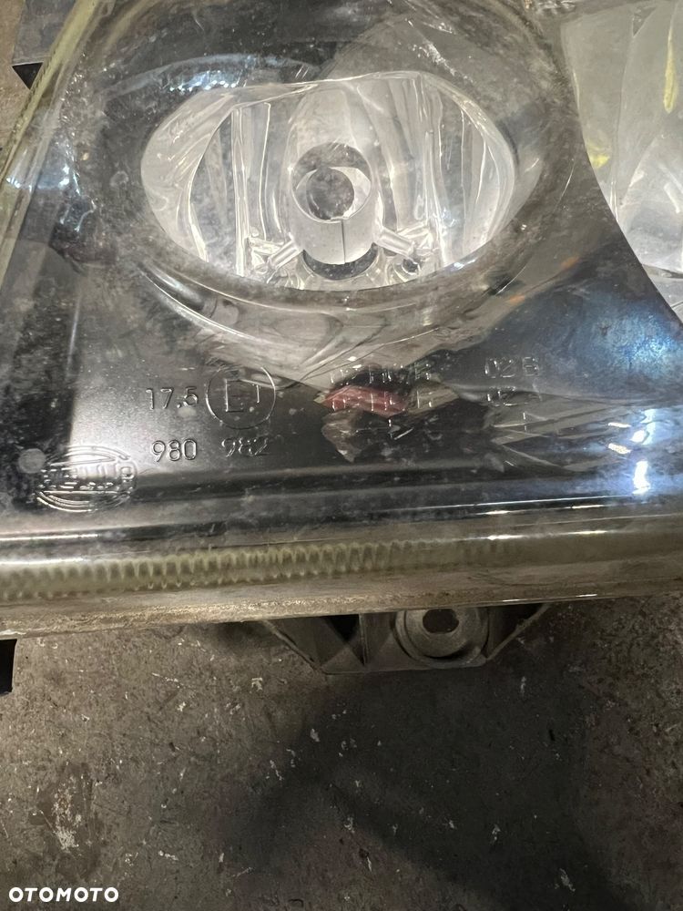 Lampa przednia lewa lift Nissan Terrano 2 - 3